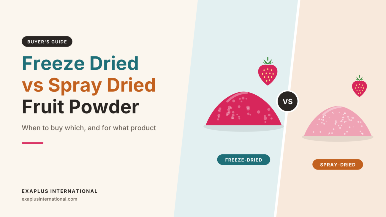 Freeze-dried vs spray-dried strawberry powder: vivid pink freeze-dried powder beside lighter pink spray-dried powder, with the title “Freeze Dried vs Spray Dried Fruit Powder”